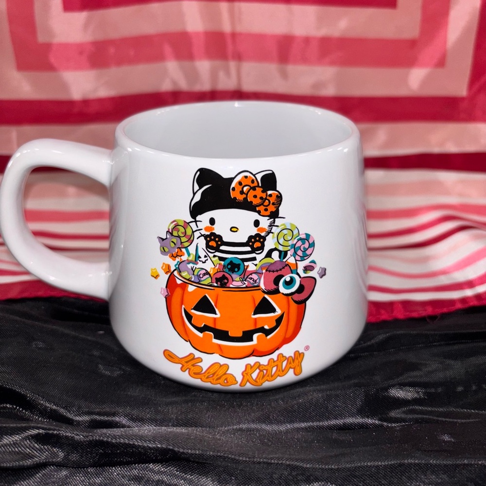 Hello kitty mug Halloween edition